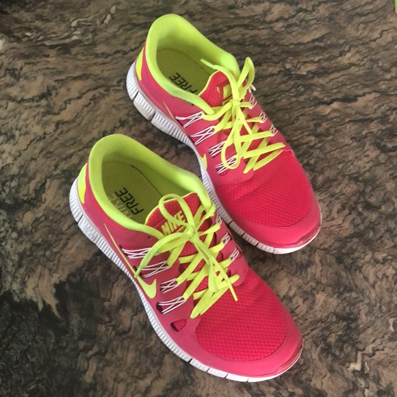 Nike Women’s Shoes - Picture 2 of 8